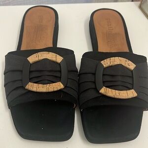 Kenneth Cole Gentle Souls Black and Cork Slides